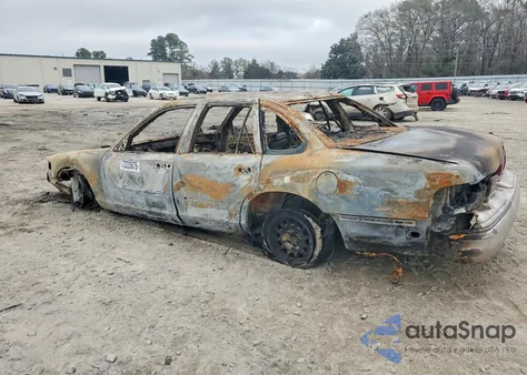 1996 Ford Crown Victoria Lx z USA, uszkodzony, nr VIN 2FALP74W5TX175596